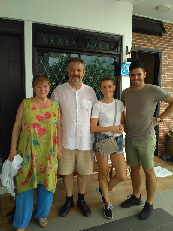 Austin Guesthouse Ίπο Εξωτερικό φωτογραφία